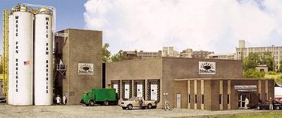 Walthers Cornerstone 933-2915 HO Scale Magic Pan Commercial Bakery -- Kit