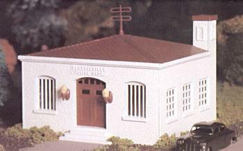Bachmann 45609 O Scale Plasticville USA Police Station with Police