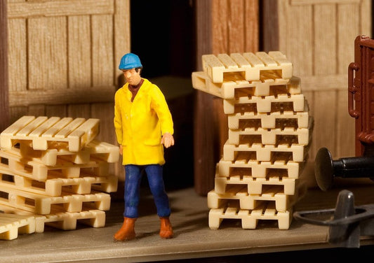 Faller 180904 HO Scale 12 Pallets Plastic Model Kit