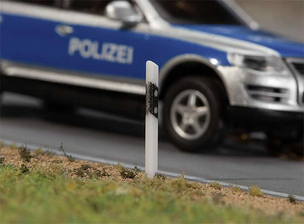 Faller 180931 HO Scale Road Marker Posts -- pkg(32)