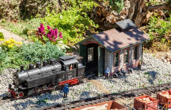 Pola 330890 G Scale Branchline Locomotive Shed Kit