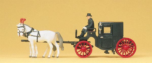Preiser 30452 HO Scale Closed Taxi Wagon w/Three Figures - Assembled