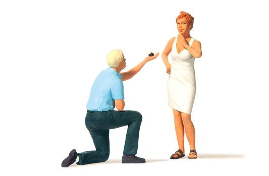 Preiser 44932 G Scale Marriage Proposal 2-Figure Set