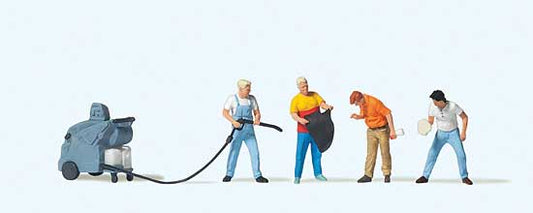 Preiser 10708 HO Scale At the Car Wash -- 4 Men, 1 Power Washer