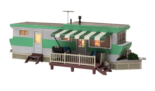 Woodland Scenics 5861 O Scale Grillin' & Chillin' Trailer w/Lights - Built-&-Ready(R) Landmark Structure(R) -- Assembled