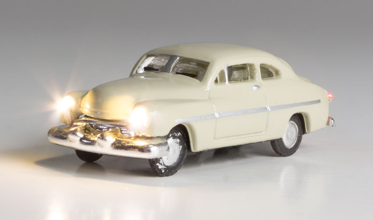 Woodland Scenics 5612 N Scale Just Plug(R) Lighted Vehicle -- City Classic (Ivory)