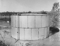 Alexander Scale 7444 HO Scale Oil Tank -- 4" Diameter x 3" Height 10.2cm Diameter x 7.6cm Height