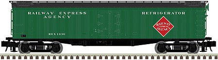 Atlas O 3001007 O Scale Atlas O Master(R) 53'6" Wood Express Reefer, 3-Rail -- Railway Express Agency (green, red, white, black)