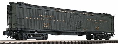 Atlas O 3001009 O Scale Atlas O Master(R) 53'6" Wood Express Reefer, 3-Rail -- Western Pacific (Pullman Green, black, gold)