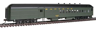 Bachmann 13603 HO Scale 72' Heavyweight Combine w/2-Window Door - Ready to Run -- Atchison, Topeka & Santa Fe #1524 (Pullman Green)
