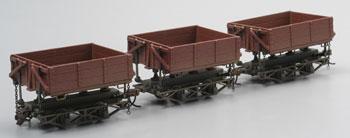 Bachmann 29801 On30 Scale Wood Side-Dump Car 3-Pack - Ready to Run - Spectrum(R) -- Painted, Unlettered (Boxcar Red)