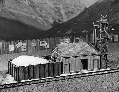 Campbell Scale Models 358 HO Scale Sand House -- 3 x 8"  7.6 x 20.3cm