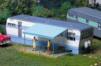 City Classics 113 HO Scale Robert's Road 1950s Mobile Home -- Kit