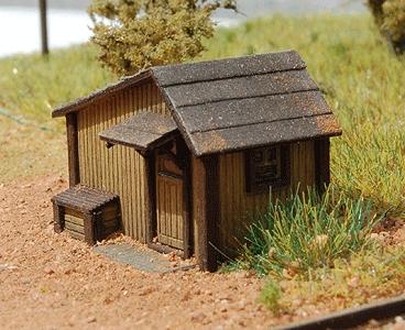 GCLaser 201 N Scale Tool Shed -- Kit - 1-9/32 x 1 x 15/16" 3.3 x 2.5 x 2.4cm