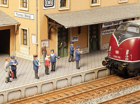 Noch 12900 TT Scale On the Platform w/Scene Sound Module -- German Railroad Personnel pkg(6)