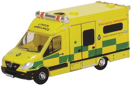 Oxford Diecast NMA002 N Scale Mercedes Ambulance - Assembled -- London (yellow, green)