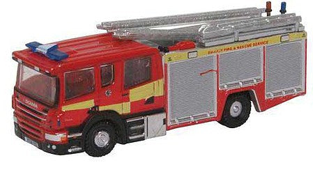 Oxford Diecast NSFE007 N Scale Scania Fire Pump Ladder - Assembled -- Surrey Fire and Rescue (red, yellow, silver)