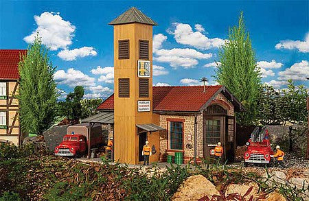 Pola 331095 G Scale Fire Station -- Laser-Cut Kit - 18-7/8 x 15-3/16 x 19-7/8" 48 x 38.5 x 50.5cm