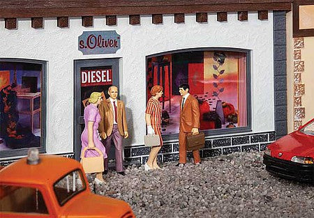 Pola 331504 G Scale Passers-By -- pkg(4)