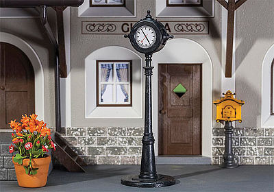Pola 333219 G Scale Grandfather Clock/Street Clock