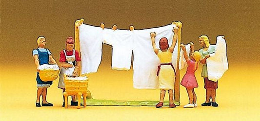 Preiser 10050 HO Scale Women Hanging Laundry -- pkg(5)