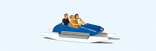 Preiser 10682 HO Family (3) in Blue Paddleboat