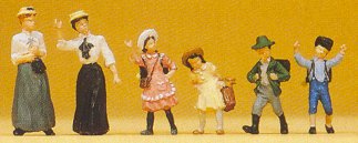 Preiser 12194 HO 1900 Era Women (2) & Children (4)