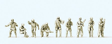 Preiser 16618 HO Unpainted German 8.8cm Flak Gunners Afrika Korps 1941-43 (9) (Kit)