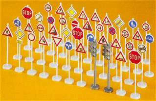 Preiser 18203 HO Traffic Signs Assorted (40) (Kit)