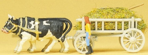 Preiser 30472 HO Cow Drawn Hay Wagon w/Woman Walking