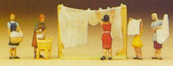 Preiser 79050 N Women Hanging Laundry (5)