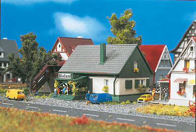 Vollmer 49571 Z Scale House with Shop -- 2-7/8 x 3 x 1-7/8"  7.2 x 7.7 x 4.7cm