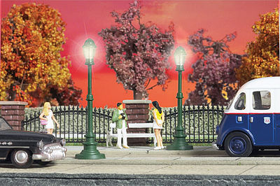Walthers Scenemaster 949-4302 HO Scale Small Street Lights pkg(2)