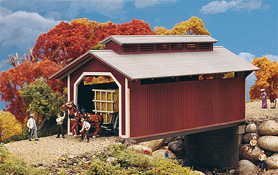 Walthers Cornerstone 3652 HO Scale Willow Glen Covered Bridge -- Kit - 8-1/2 x 3-1/2 x 3-1/2" 21.2 x 8.7 x 8.7cm (At Roof)